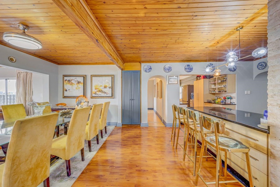 5 Bedroom Property for Sale in Beacon Bay Eastern Cape